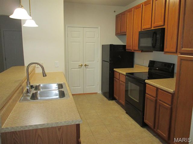 39 Kassebaum Lane 102, St Louis, MO 63129