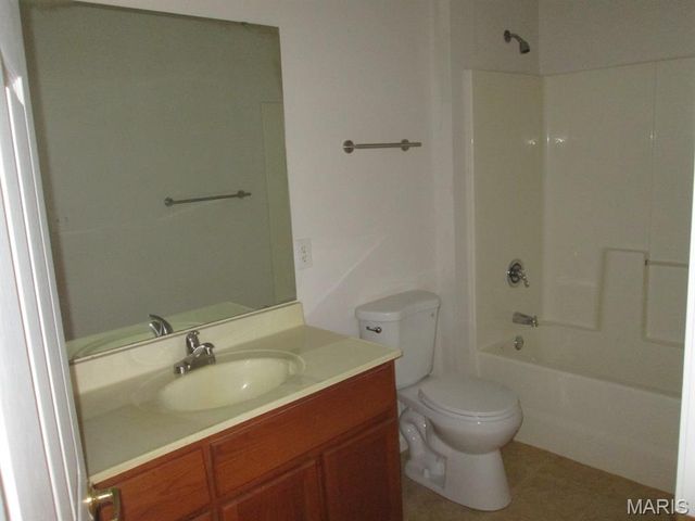 39 Kassebaum Lane 102, St Louis, MO 63129