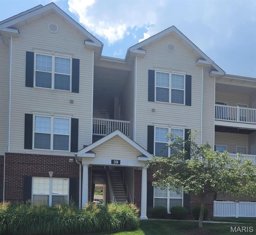 39 Kassebaum Lane 102, St Louis, MO 63129