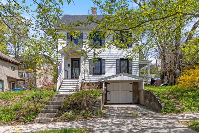 418 Saint Paul Street, Burlington, VT 05401