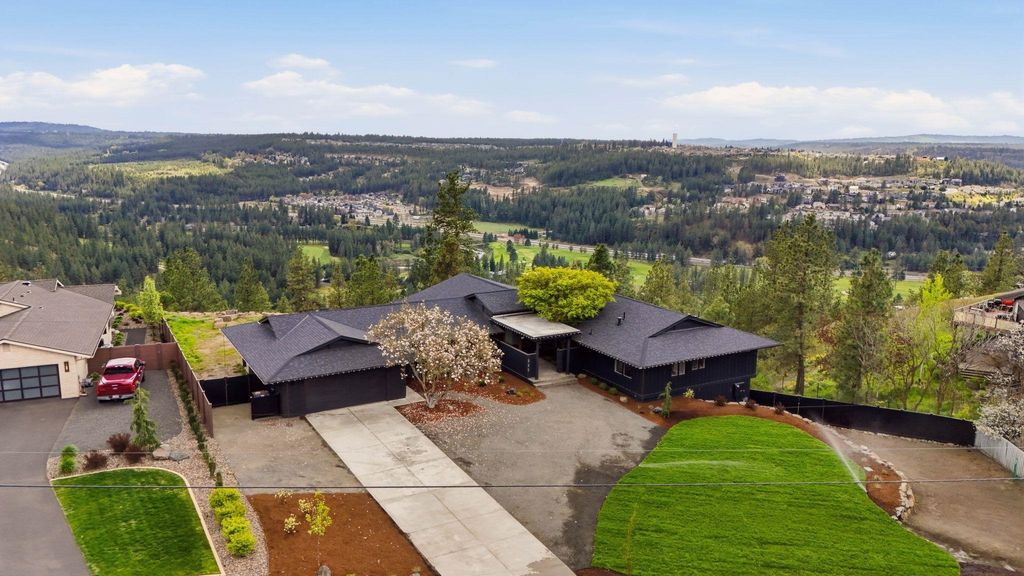 226 E High Dr, Spokane, WA 99203 photo 3