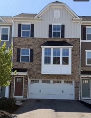 104 Lupine Dr, Mars Boro, PA 16046