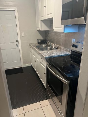 521 SE 14TH TERRACE, Gainesville, FL 32641