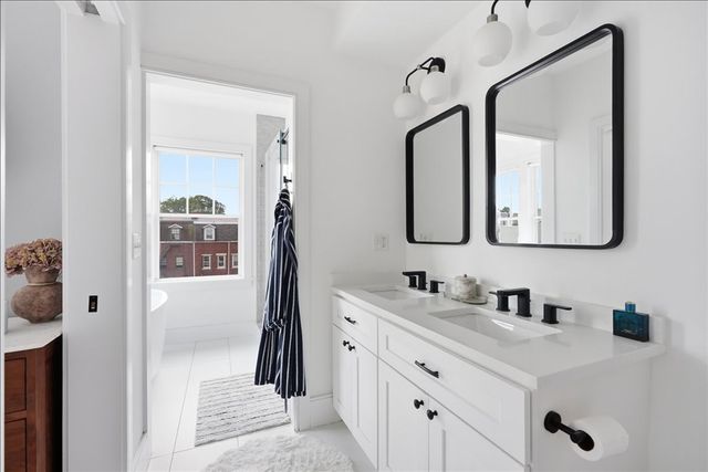 613 E 6th St. 3, Boston, MA 02127