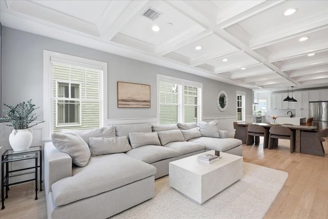 613 E 6th St. 3, Boston, MA 02127
