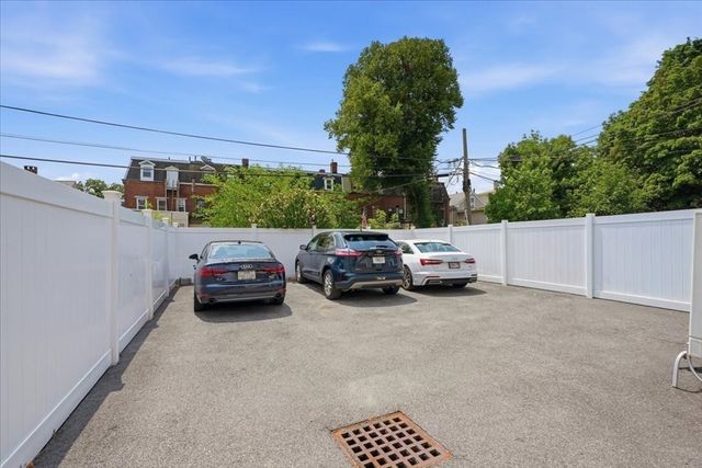 613 E 6th St. 3, Boston, MA 02127