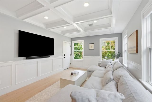 613 E 6th St. 3, Boston, MA 02127