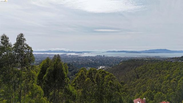 2551 Tunnel Rd, Oakland, CA 94611