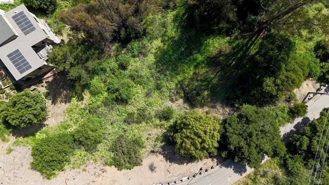2551 Tunnel Rd, Oakland, CA 94611