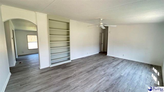6307 Jordan Rd, Effingham, SC 29541