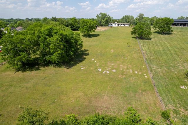 1071 Connie Dr, Gallatin, TN 37066