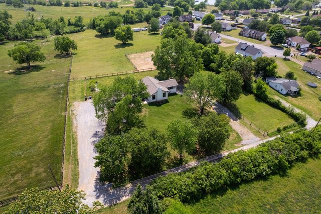1071 Connie Dr, Gallatin, TN 37066