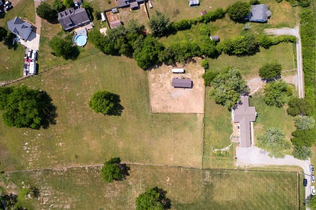 1071 Connie Dr, Gallatin, TN 37066