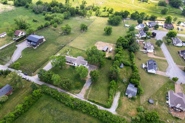 1071 Connie Dr, Gallatin, TN 37066