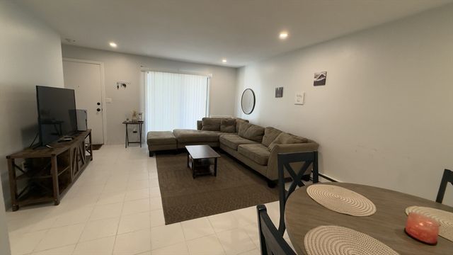 800 Bearses Way 5EF, Barnstable, MA 02601