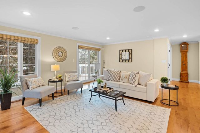 605 Straw Hill Road, Manchester, NH 03104