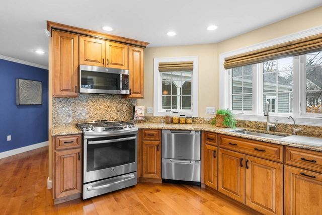 605 Straw Hill Road, Manchester, NH 03104