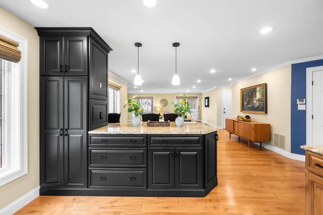 605 Straw Hill Road, Manchester, NH 03104