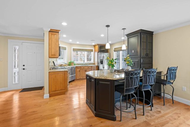 605 Straw Hill Road, Manchester, NH 03104