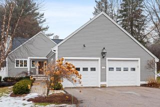 605 Straw Hill Road, Manchester, NH 03104