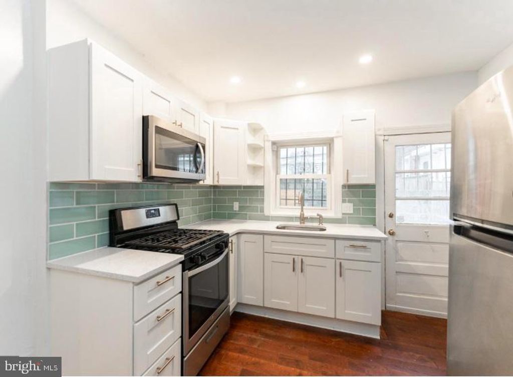 2050 S BEECHWOOD ST, Philadelphia, PA 19145 — exterior