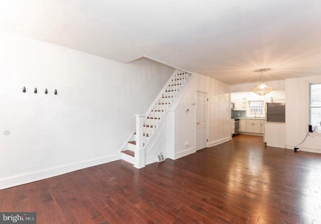 2050 S BEECHWOOD ST, Philadelphia, PA 19145 — photo 2