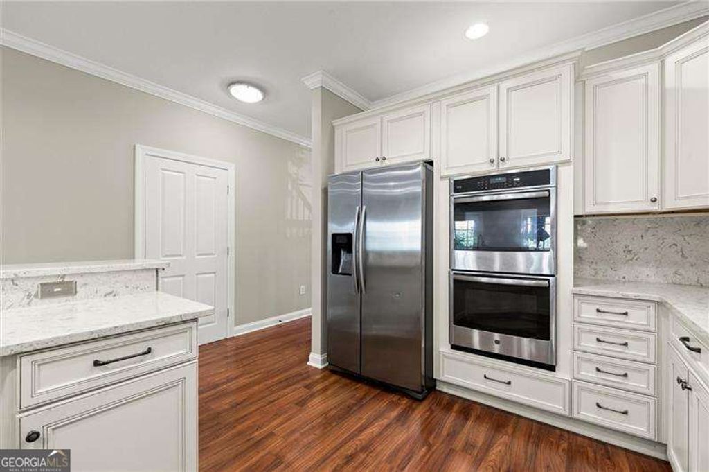 9000 Lexington Drive, Roswell, GA 30075 — photo 4