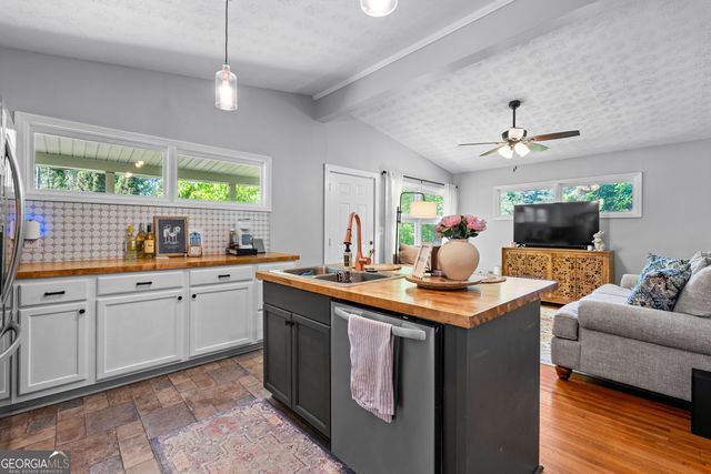 23 Willow Drive, Newnan, GA 30263