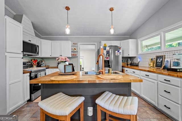 23 Willow Drive, Newnan, GA 30263