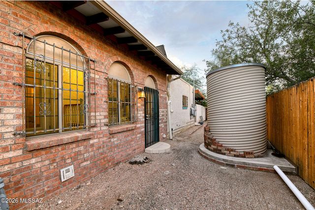 1916 E 9th Street, Tucson, AZ 85719