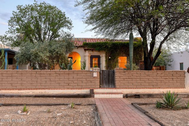 1916 E 9th Street, Tucson, AZ 85719