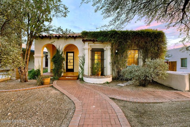 1916 E 9th Street, Tucson, AZ 85719