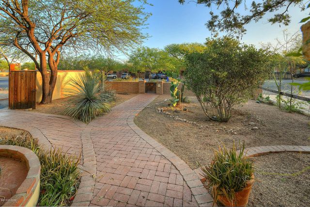 1916 E 9th Street, Tucson, AZ 85719