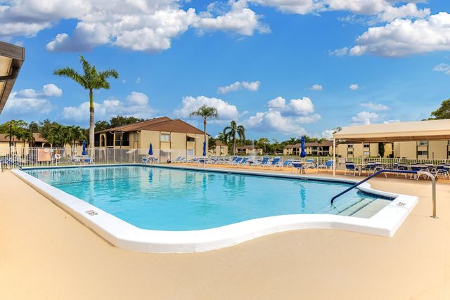 119 Lake Pine Circle C-2, Greenacres, FL 33463