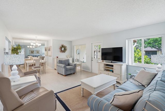 119 Lake Pine Circle C-2, Greenacres, FL 33463