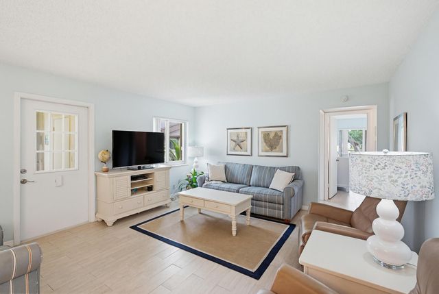 119 Lake Pine Circle C-2, Greenacres, FL 33463