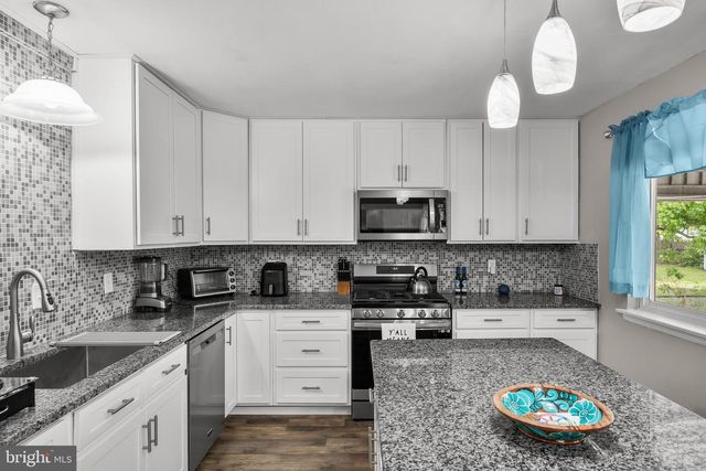 65 BAKER BLVD, Marlton, NJ 08053