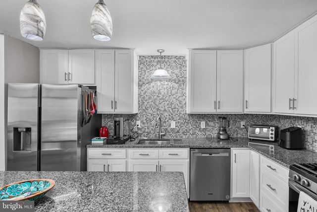 65 BAKER BLVD, Marlton, NJ 08053