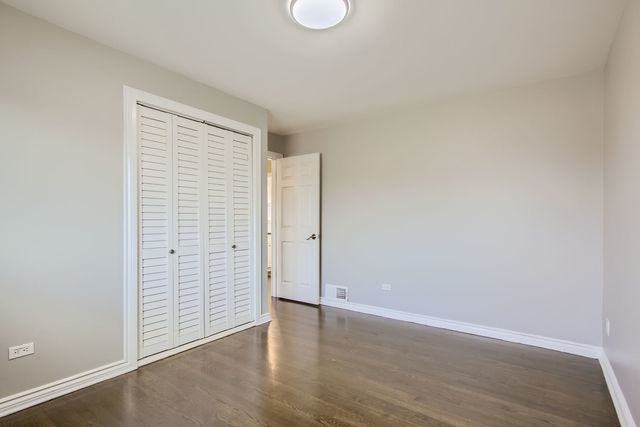 10403 Barnard Drive, Chicago Ridge, IL 60415