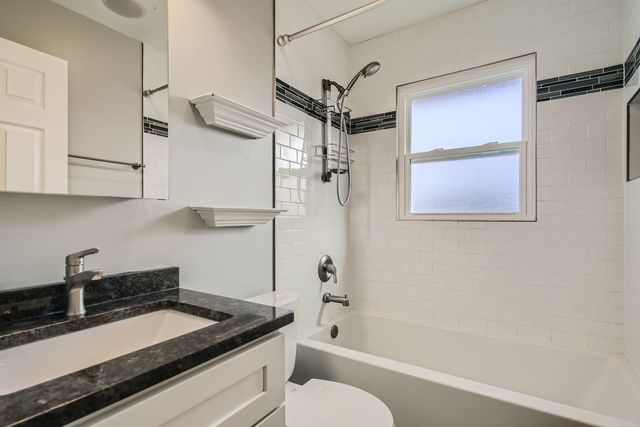 10403 Barnard Drive, Chicago Ridge, IL 60415