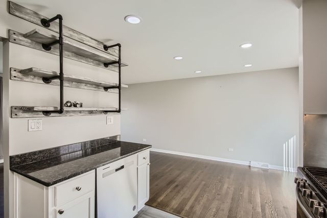 10403 Barnard Drive, Chicago Ridge, IL 60415