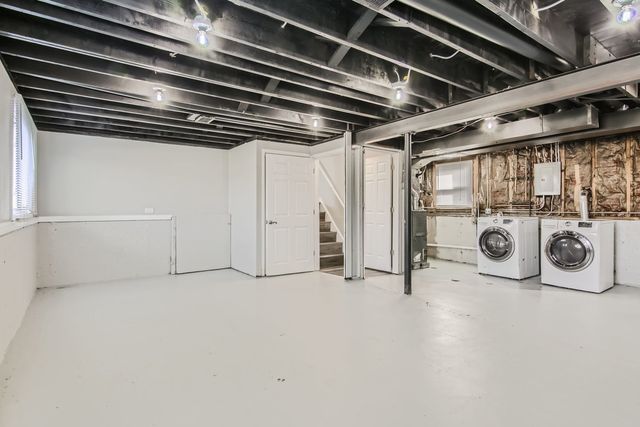 10403 Barnard Drive, Chicago Ridge, IL 60415