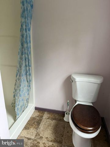 2548 LIMEKILN RD, Douglassville, PA 19518