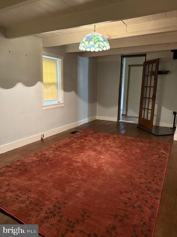 2548 LIMEKILN RD, Douglassville, PA 19518