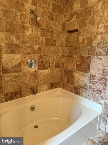 2548 LIMEKILN RD, Douglassville, PA 19518