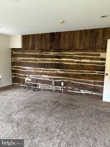 2548 LIMEKILN RD, Douglassville, PA 19518