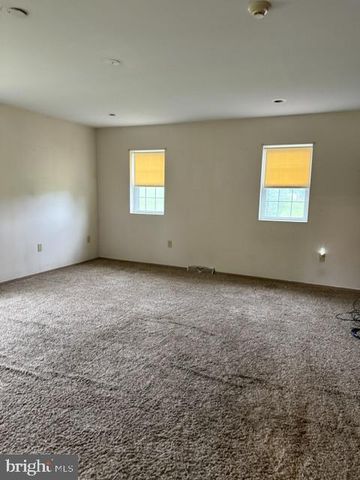 2548 LIMEKILN RD, Douglassville, PA 19518