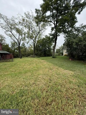 2548 LIMEKILN RD, Douglassville, PA 19518