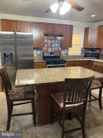 2548 LIMEKILN RD, Douglassville, PA 19518