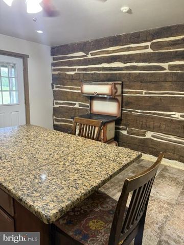 2548 LIMEKILN RD, Douglassville, PA 19518